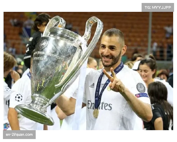 本泽马欧冠152场90球 法国前锋战术价值全面解析